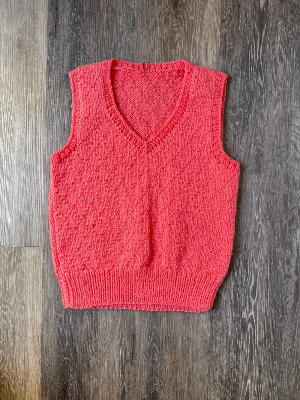 Vintage Handmade Coral Knit V-Neck Sweater Vest Size Small